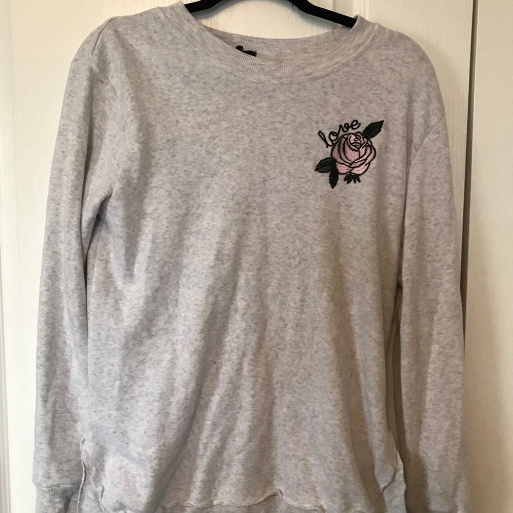 Sweatshirt with rose embroidery
